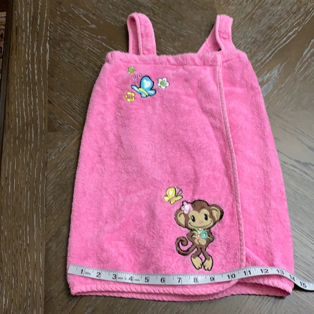 Cute Pampered Princess pink bath towel wrap/robe with shoulder straps for girls - Picture 12 of 15